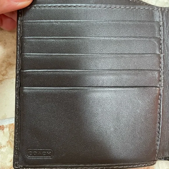 Coach wallet in great condition! - Picture 2 of 7